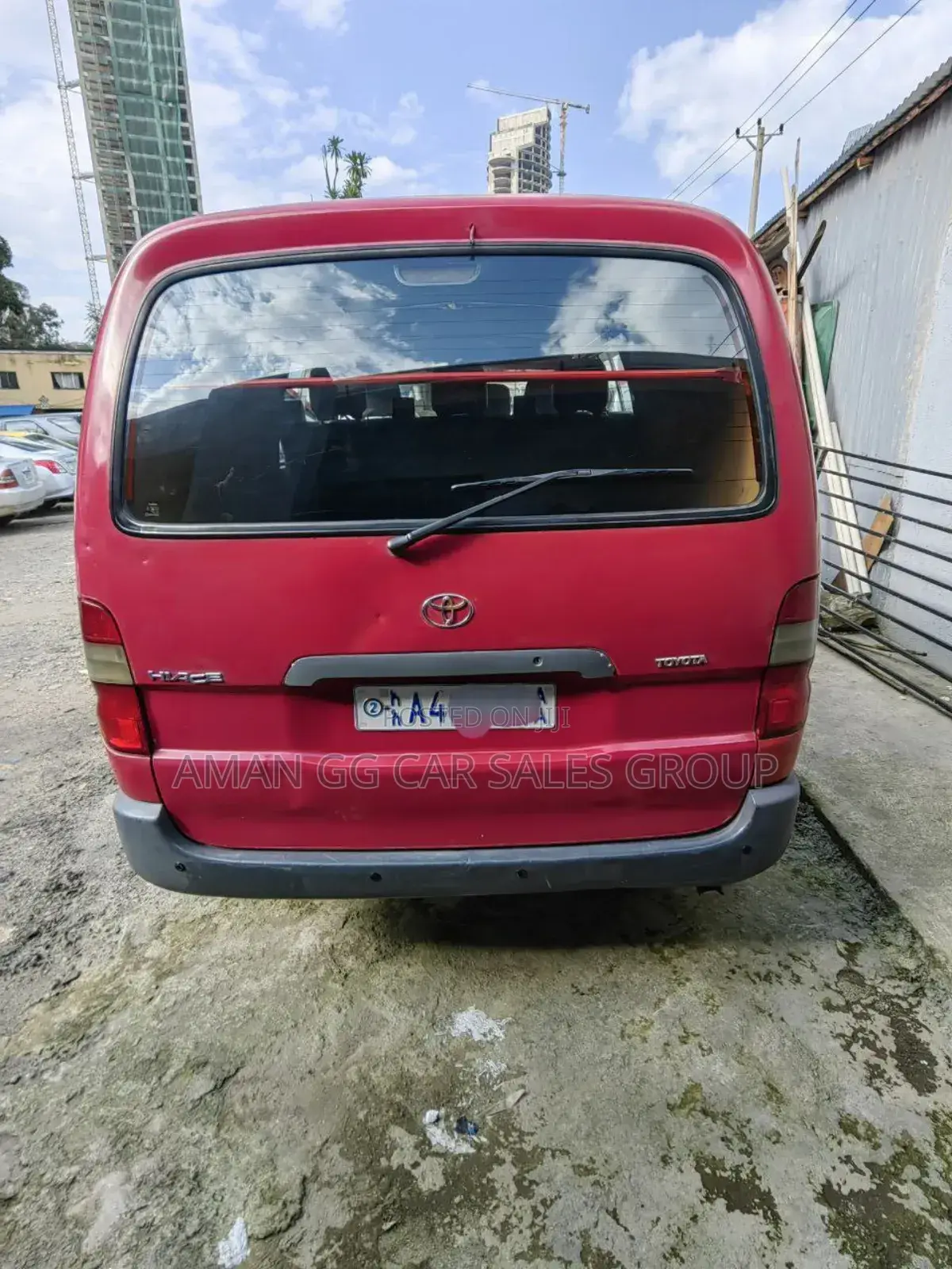 Toyota HiAce Siyaya 2004 Red
