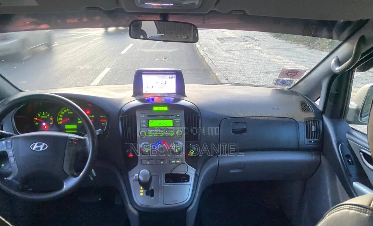 Hyundai Starex 2015 Grey