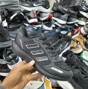 Photo - Adidas Master Quality Sneaker for You Made in Vietnam