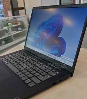 Photo - New Laptop Lenovo Ideapad 3 8GB AMD Ryzen 3 SSD 256GB