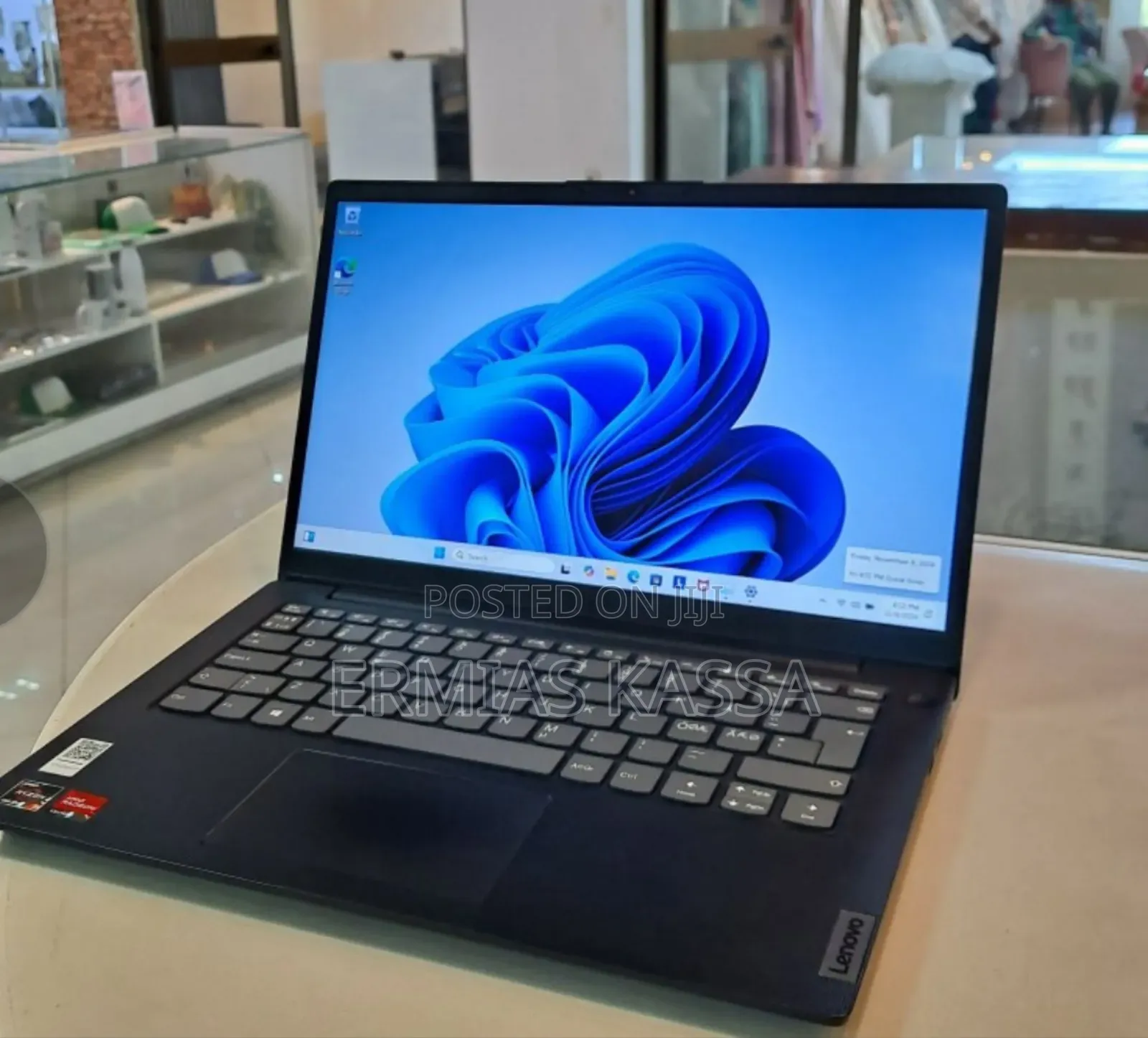 New Laptop Lenovo Ideapad 3 8GB AMD Ryzen 3 SSD 256GB