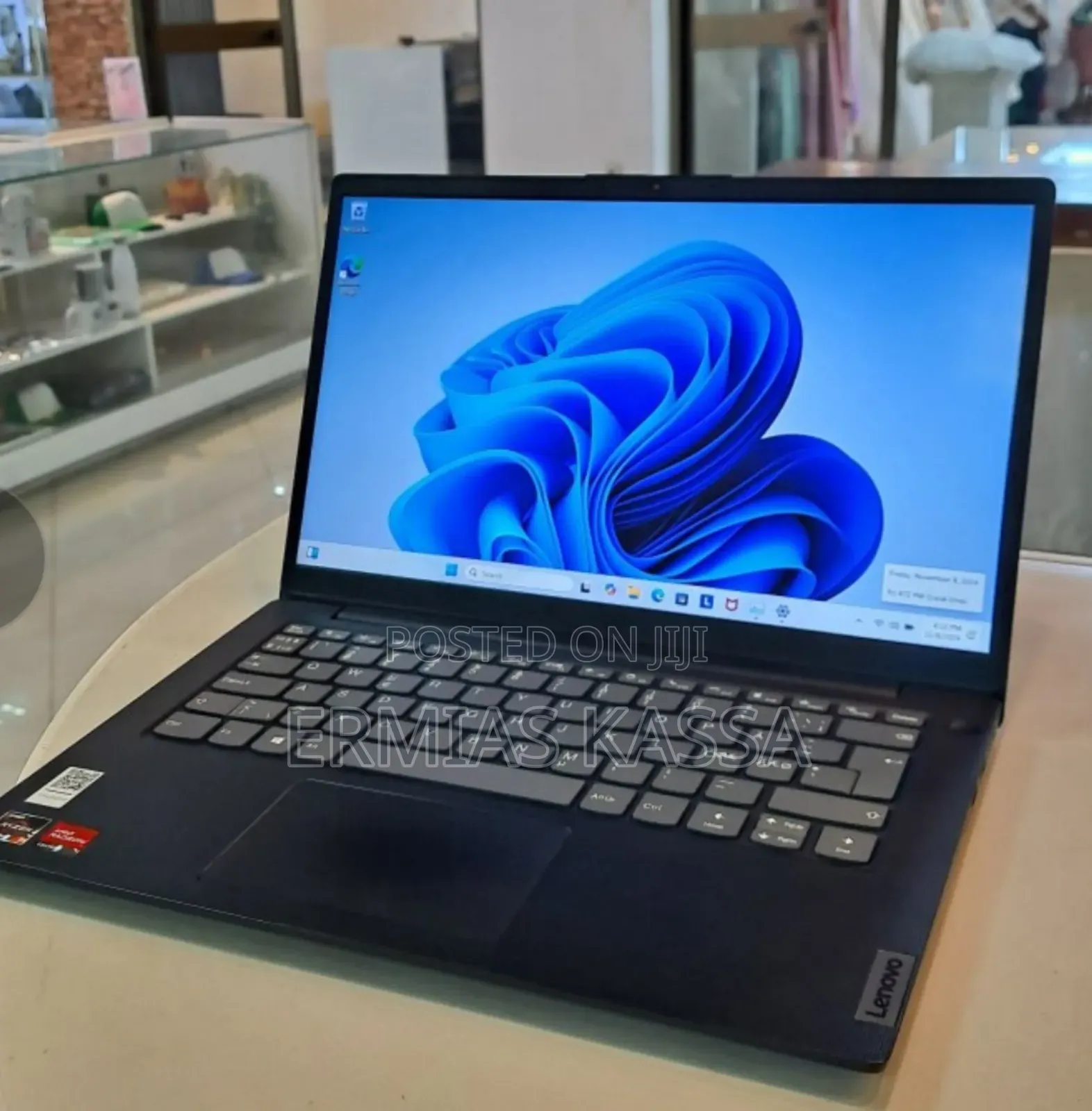 New Laptop Lenovo Ideapad 3 8GB AMD Ryzen 3 SSD 256GB