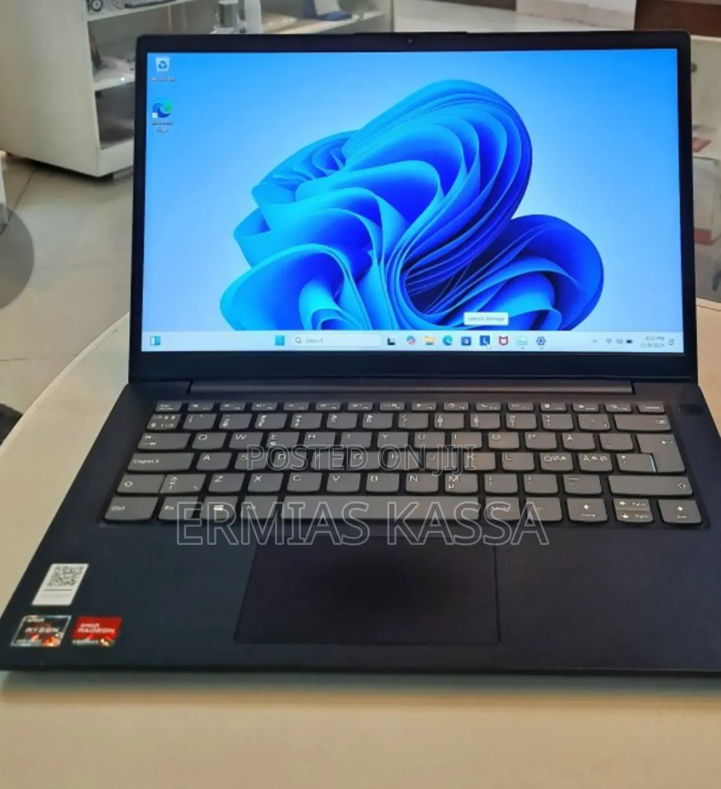 New Laptop Lenovo Ideapad 3 8GB AMD Ryzen 3 SSD 256GB