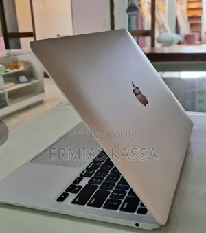 Photo - New Laptop Apple MacBook Air 2020 M1 8GB Apple M1 SSD 256GB