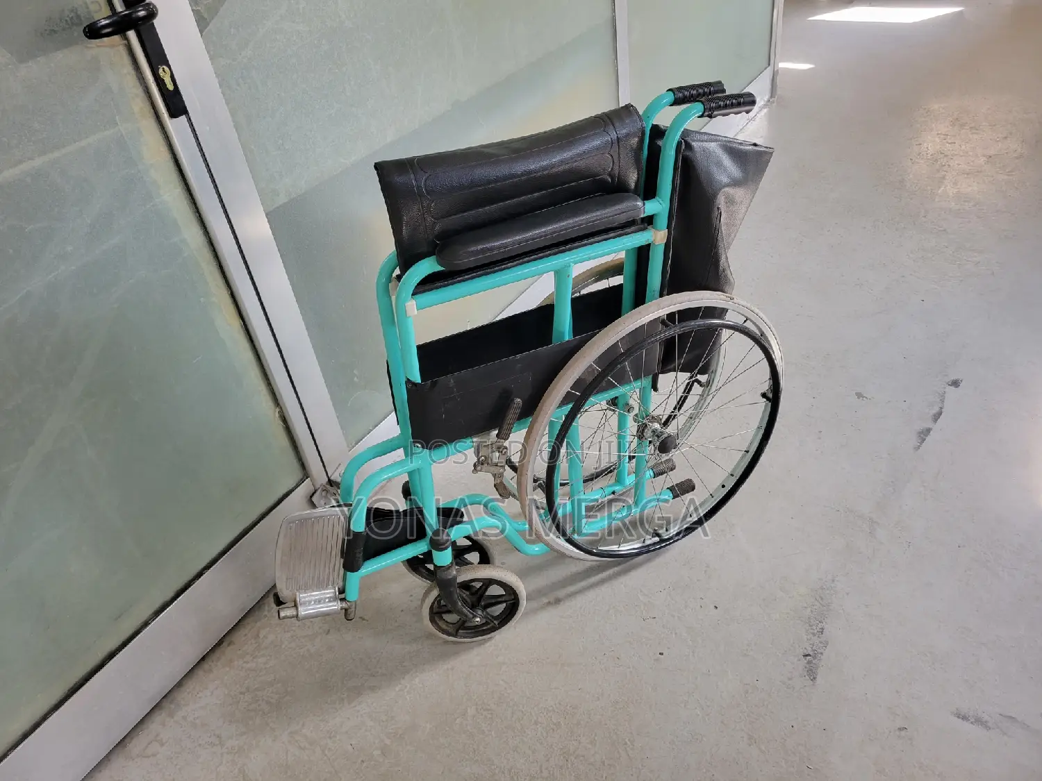 ዩዝድwheelchair¶Experience Independence Wheelchair00wheelchair