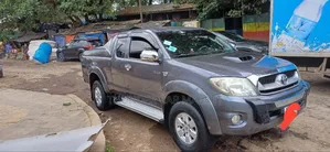 Toyota Hilux 2012 Gray