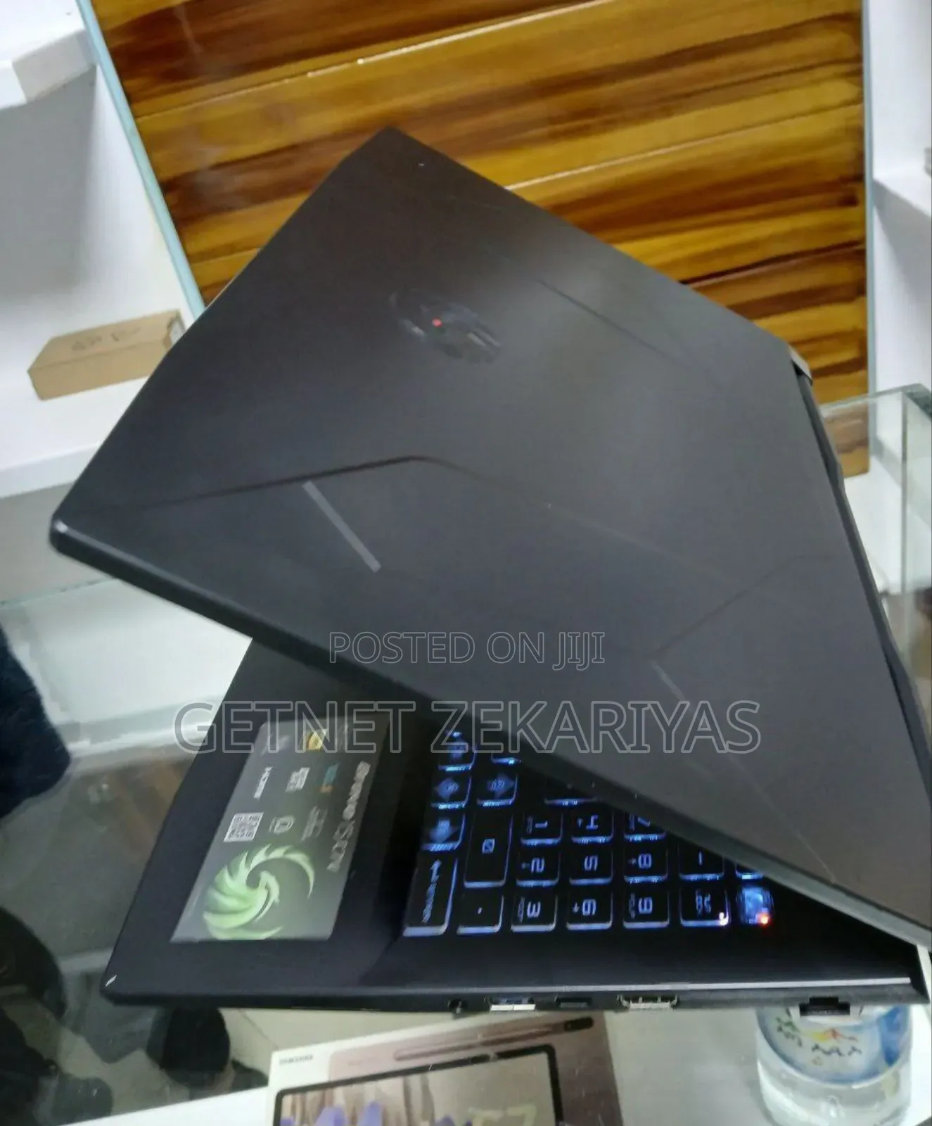 New Laptop MSI 16GB AMD Ryzen 5 SSD 1T