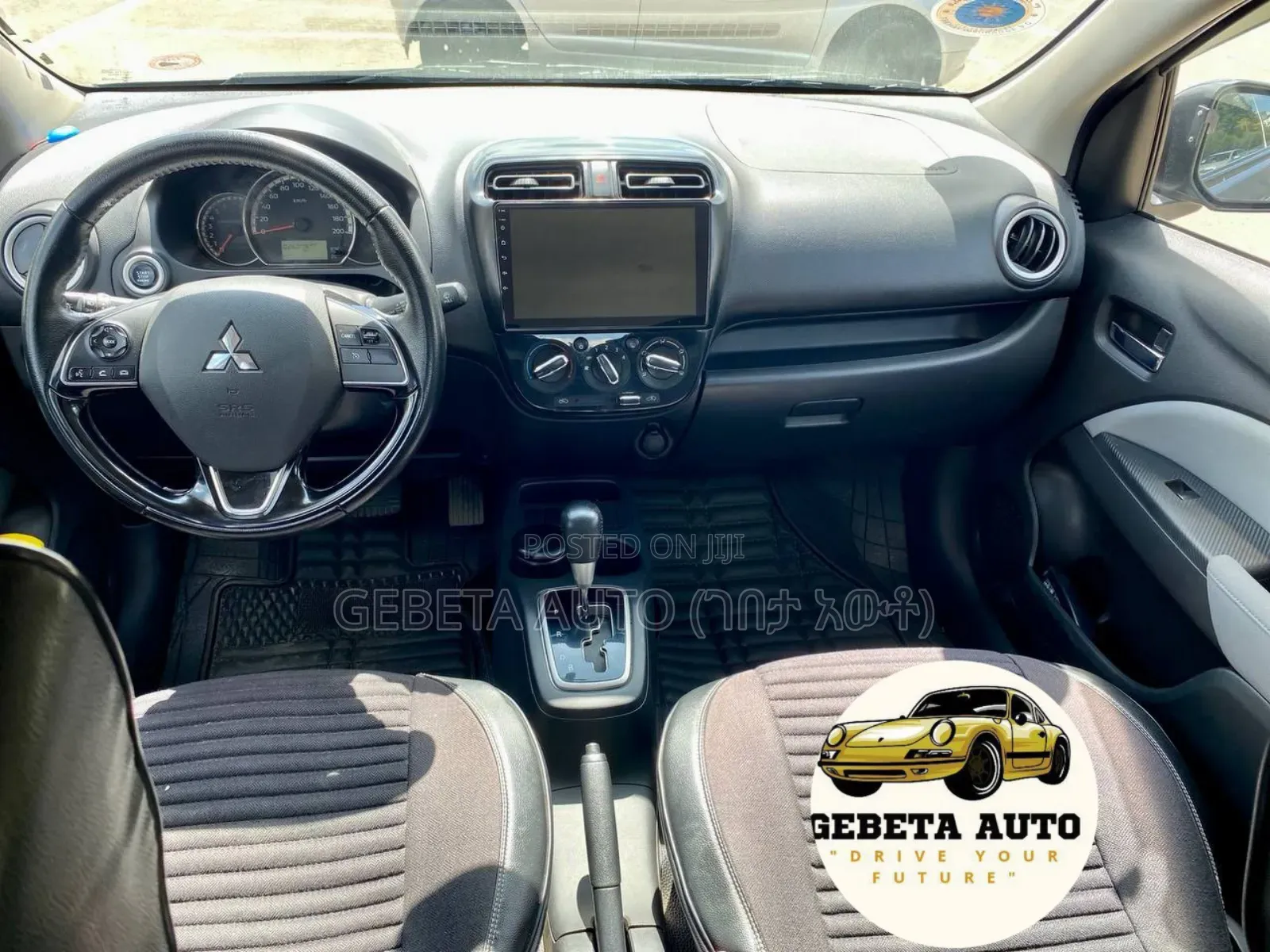 Mitsubishi Attrage 2022 Silver