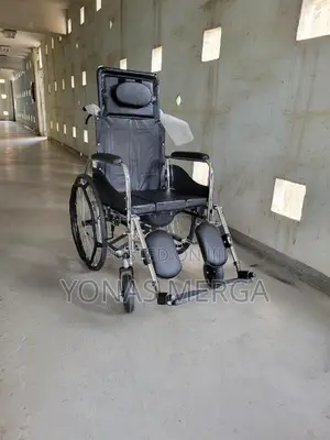 ዌልቼርp0p0b Wheelchair It Foldable and Transport-Friendly.