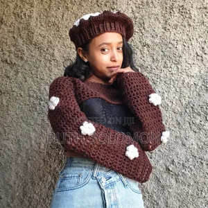 Photo - Women's Crop