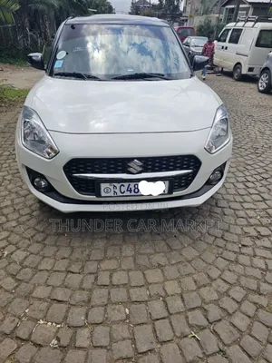Suzuki Swift 2023 White