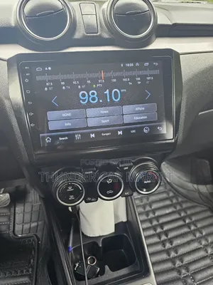 Suzuki Swift 2023 White