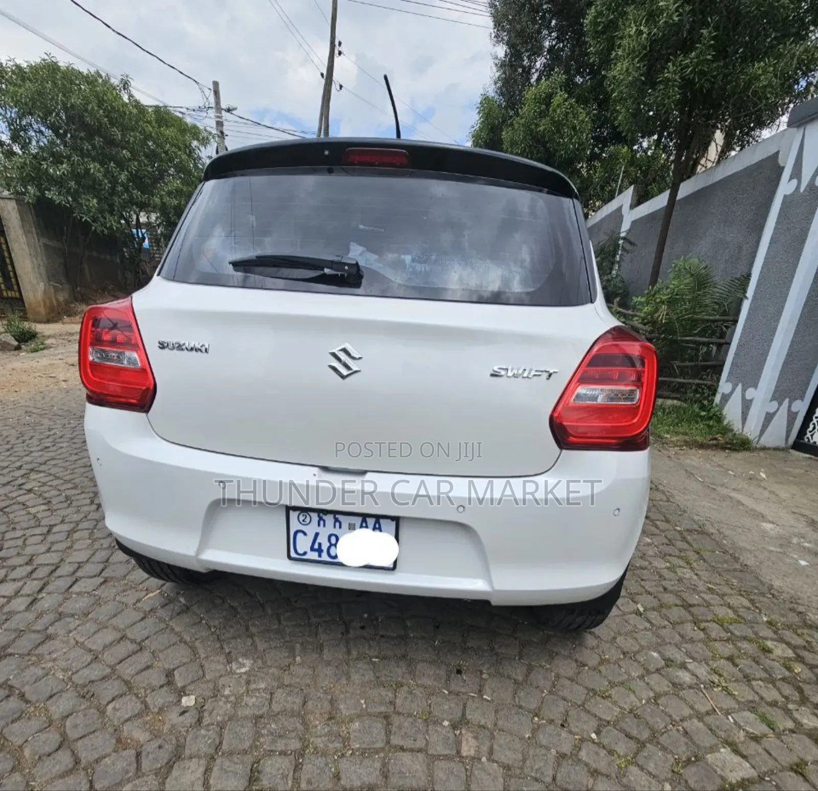 Suzuki Swift 2023 White