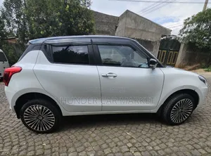 Photo - Suzuki Swift 2023 White