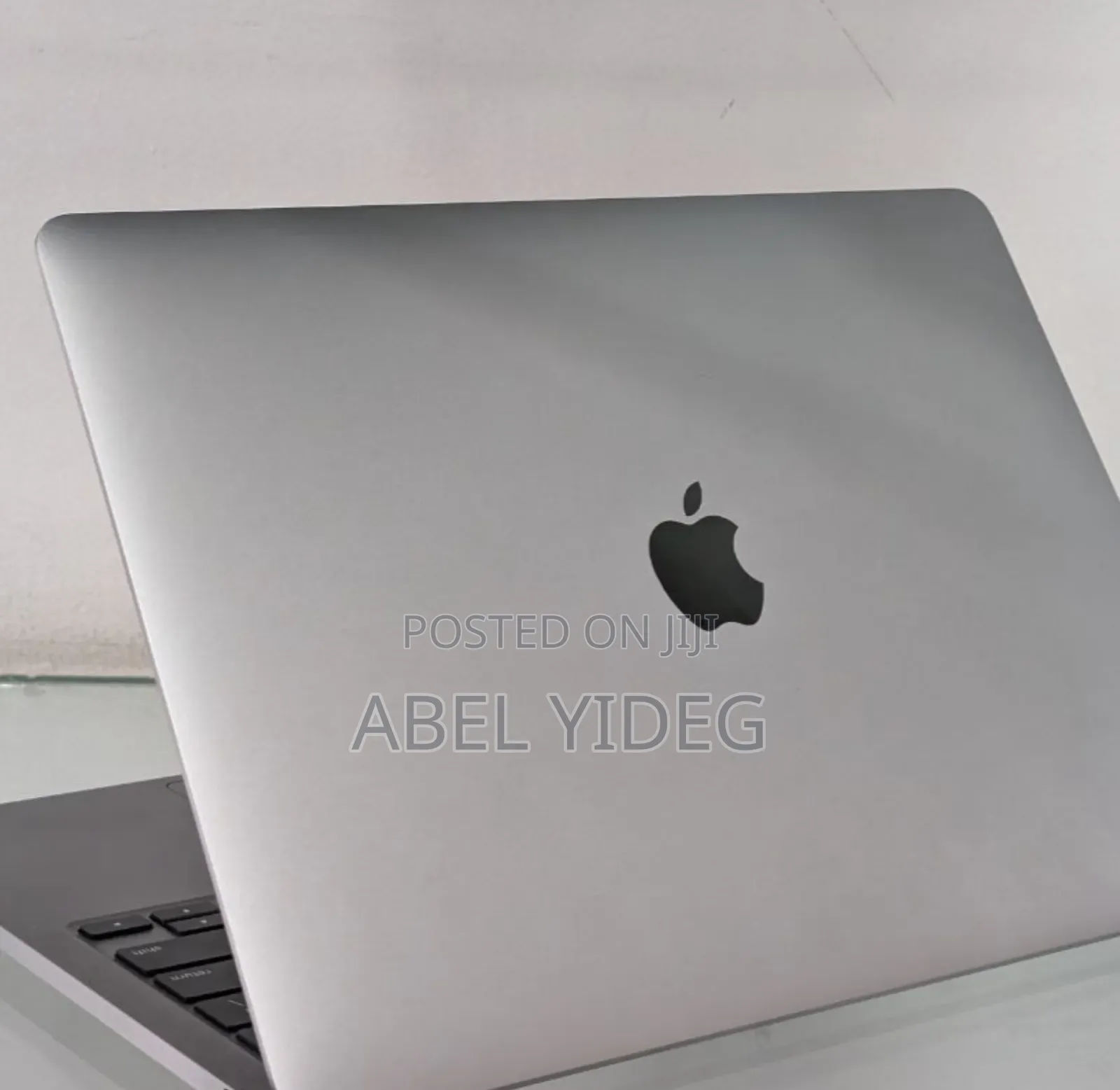 New Laptop Apple MacBook Pro 2020 M1 8GB Apple M1 SSD 256GB