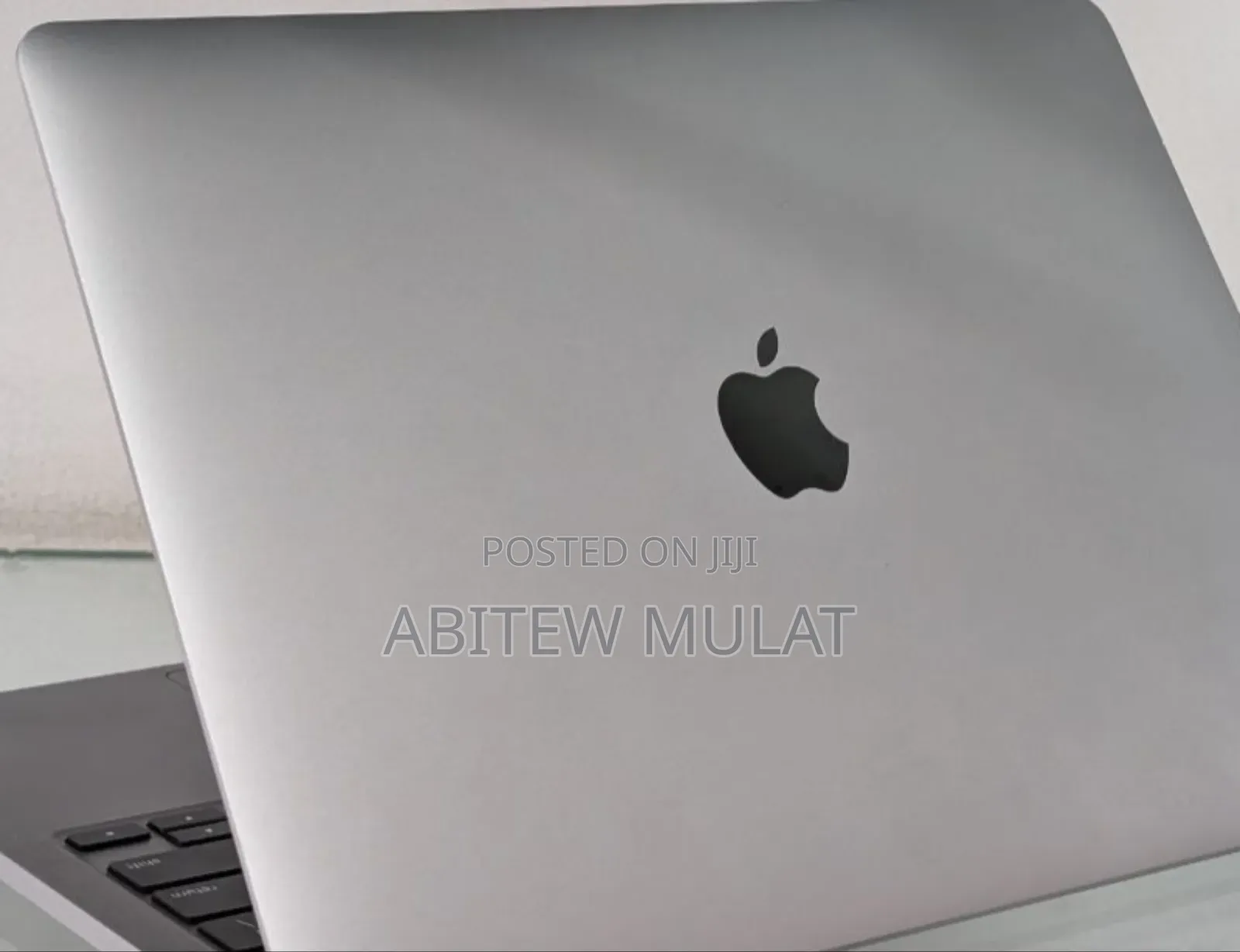 New Laptop Apple MacBook Pro 2020 M1 8GB Apple M1 SSD 256GB