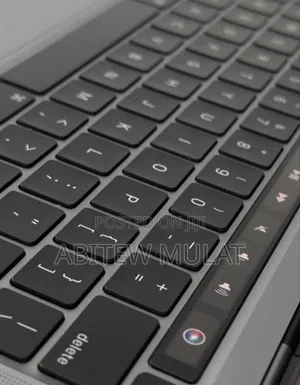 New Laptop Apple MacBook Pro 2020 M1 8GB Apple M1 SSD 256GB