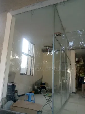 የሚሸጥ ሱቅ ካዛንቺስ