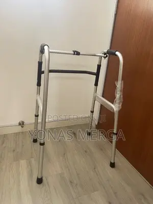 Medical Walker Operates Independently to Allow Easy Movement