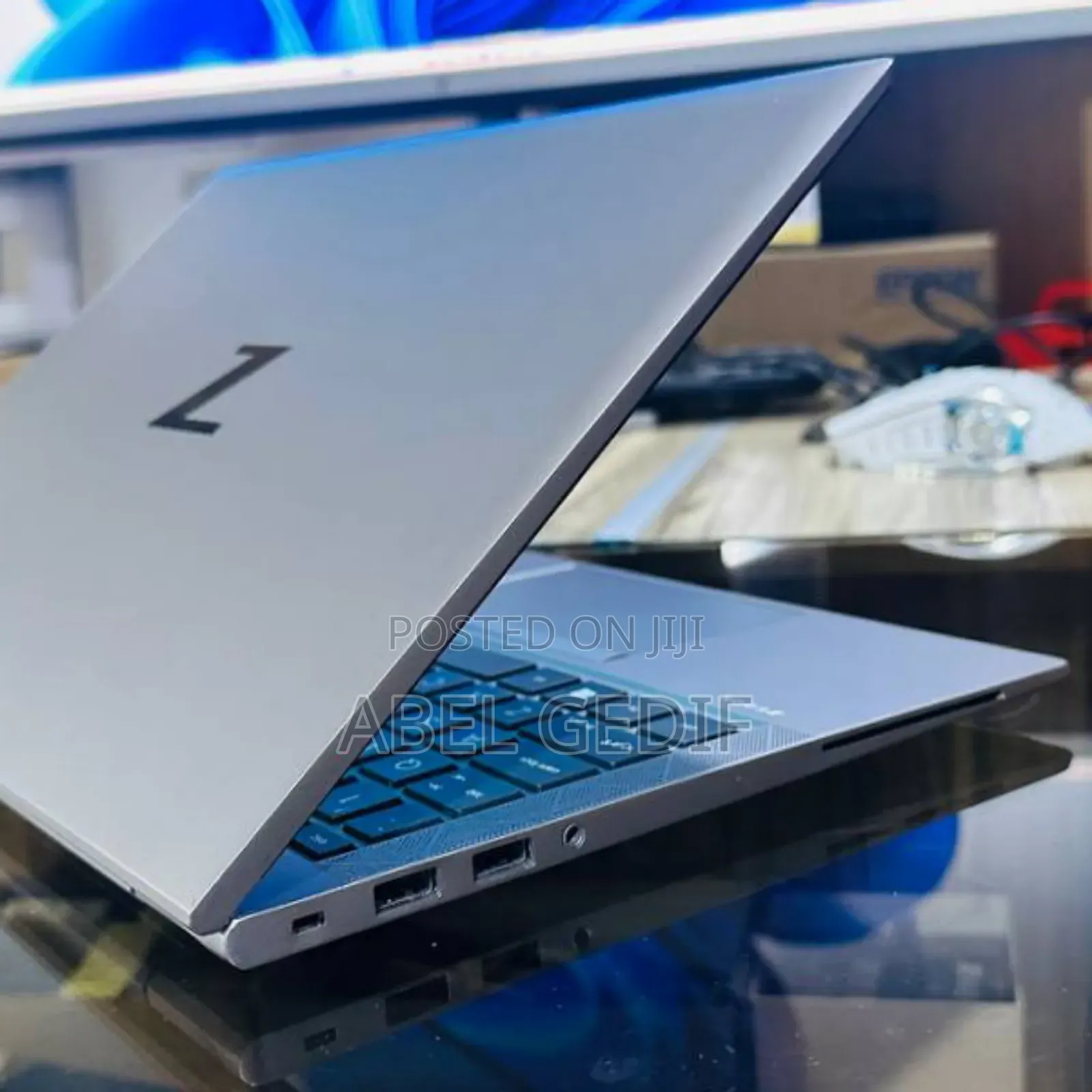 New Laptop HP ZBook Firefly G8 16GB Intel Core I7 SSD 512GB