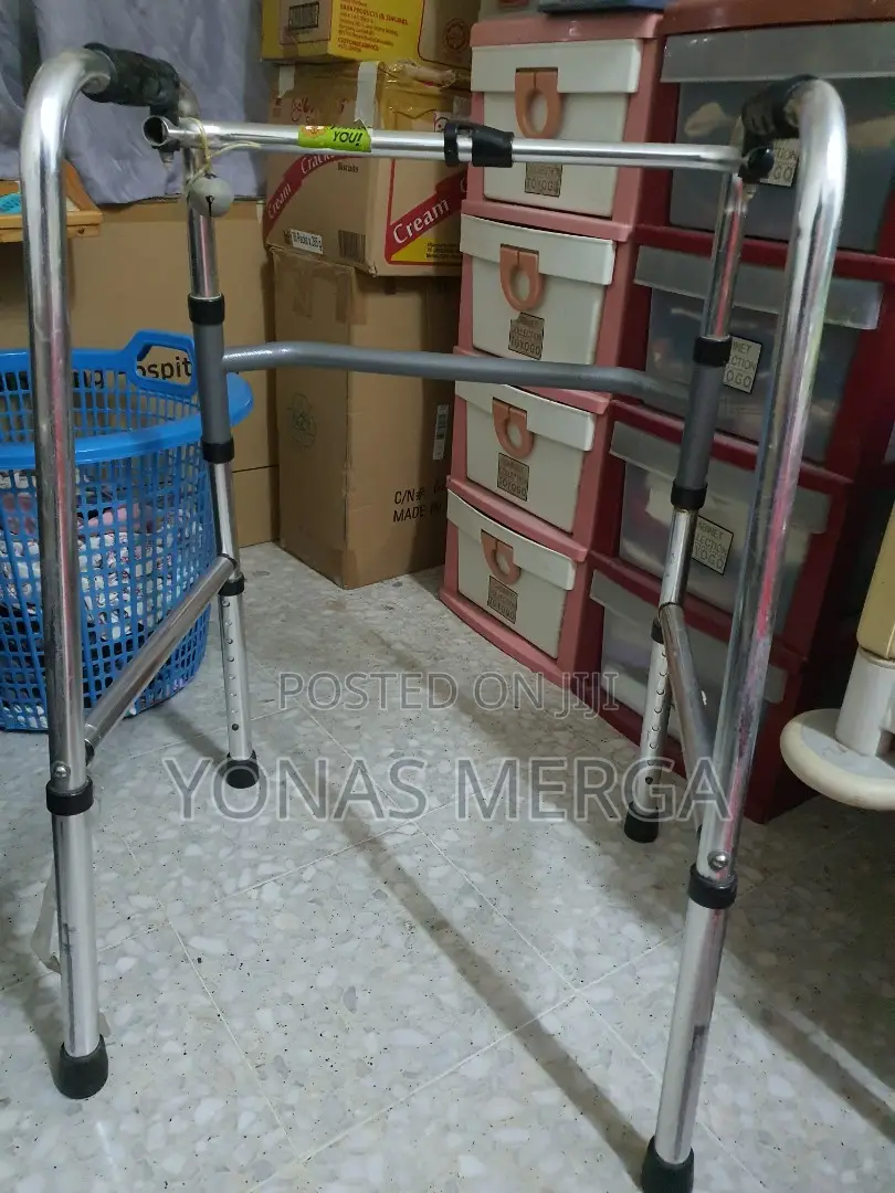 HEIGHT ADJUSTABLE WALKER/Walker/Shoulder Balance Treatment