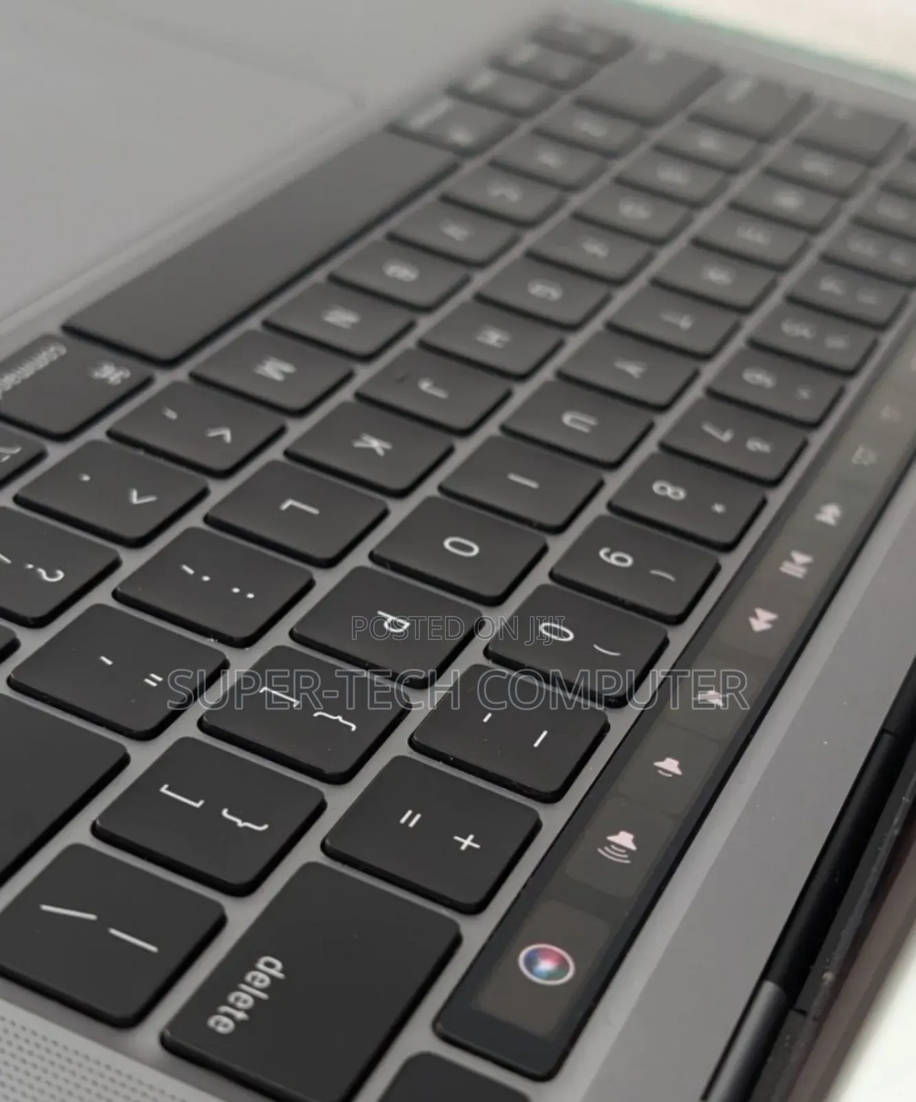 New Laptop Apple MacBook Pro 2020 M1 8GB Apple M1 SSD 256GB