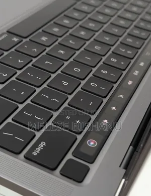 New Laptop Apple MacBook Pro 2020 M1 8GB Intel Core I7 SSD 512GB