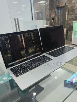 New Laptop Apple MacBook Pro 2019 16GB Apple M1 Pro SSD 256GB