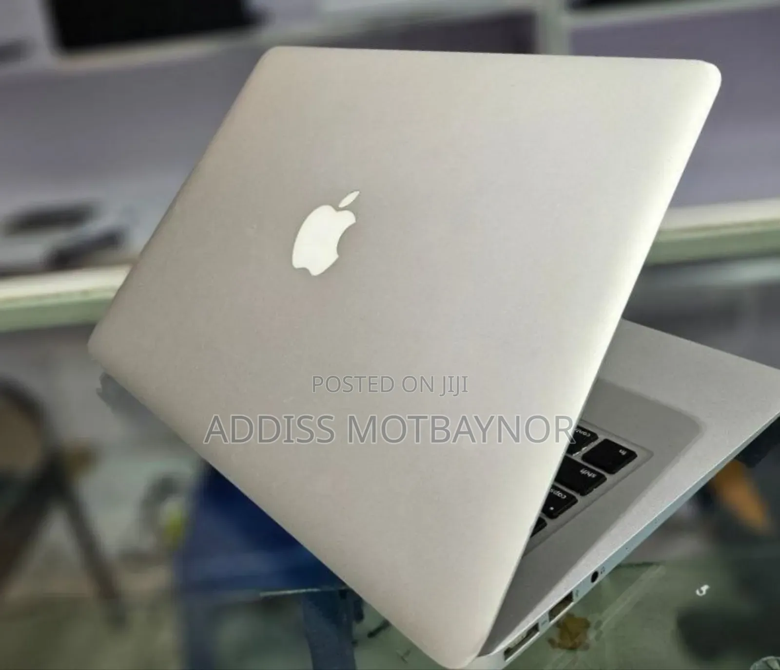 New Laptop Apple MacBook 2017 8GB Intel Core I5 SSD 128GB