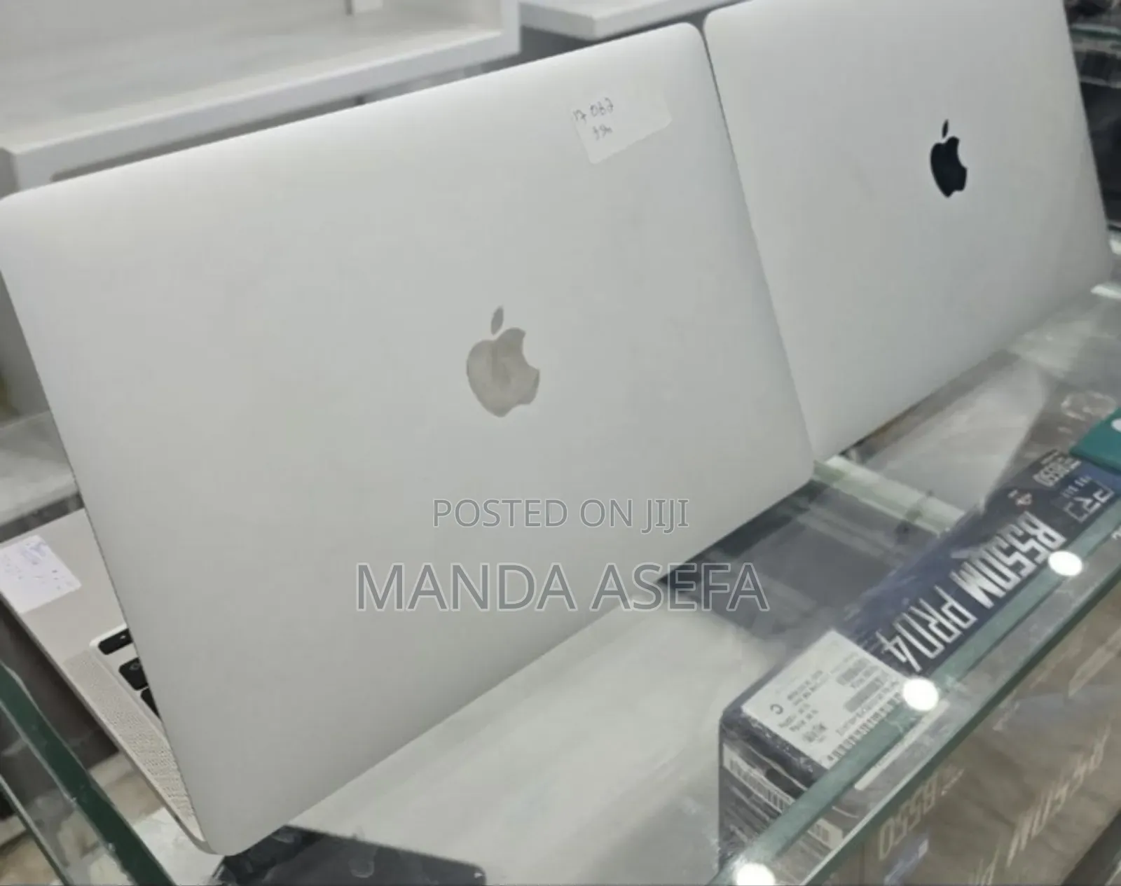 New Laptop Apple MacBook Pro M1 8GB Apple M1 SSD 256GB