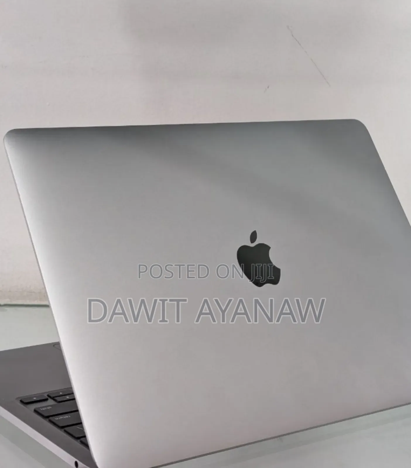 New Laptop Apple MacBook Pro 2020 8GB Intel Core I5 SSD 256GB