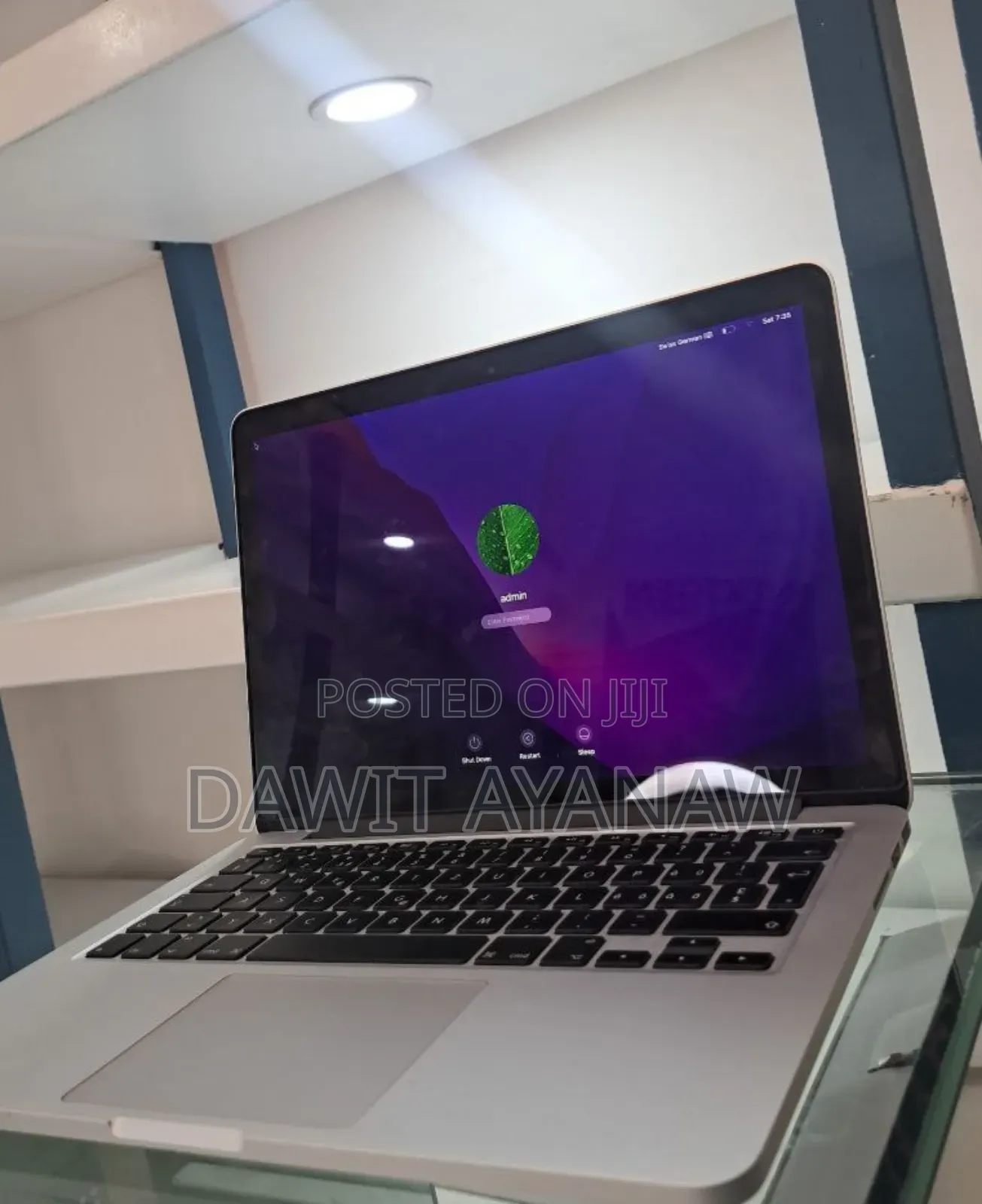 New Laptop Apple MacBook Pro 2017 8GB Intel Core I5 SSD 256GB