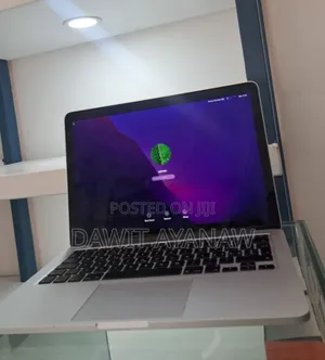 Photo - New Laptop Apple MacBook Pro 2017 8GB Intel Core I5 SSD 256GB