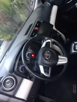 Toyota Rush 2021 Silver