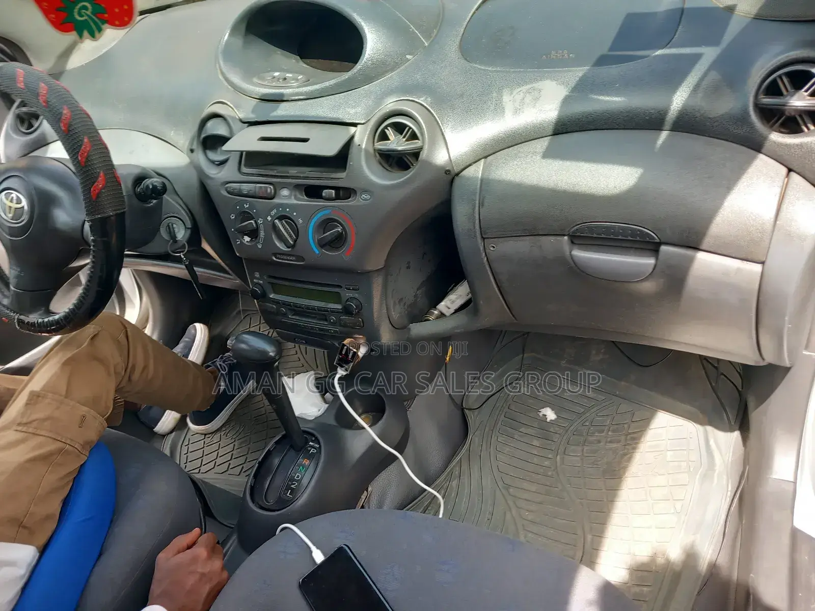 Toyota Vitz 2002 Silver