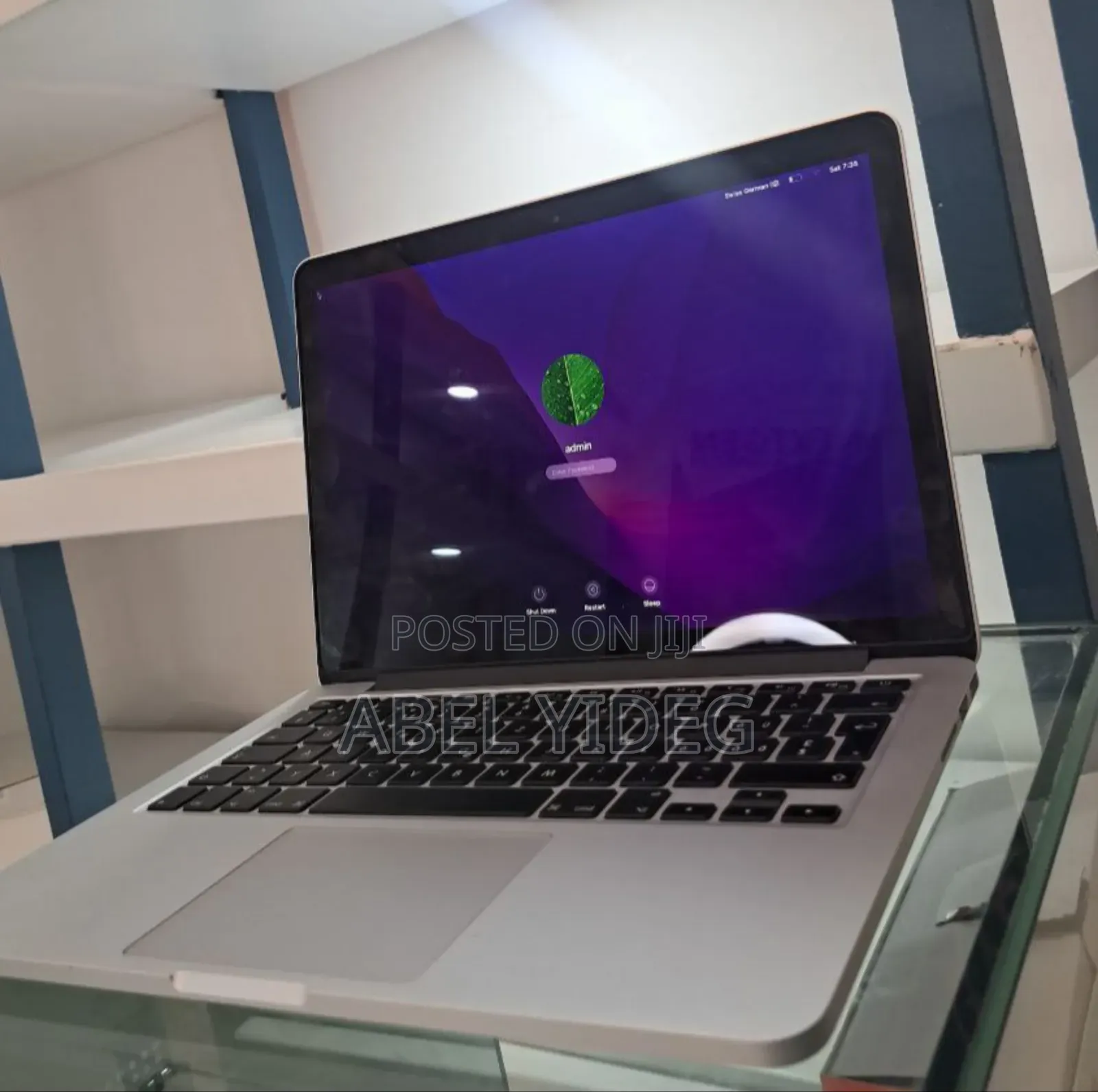 New Laptop Apple MacBook Pro 2017 8GB Intel Core I5 SSD 256GB