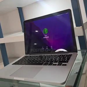 New Laptop Apple MacBook Pro 2017 8GB Intel Core I5 SSD 256GB