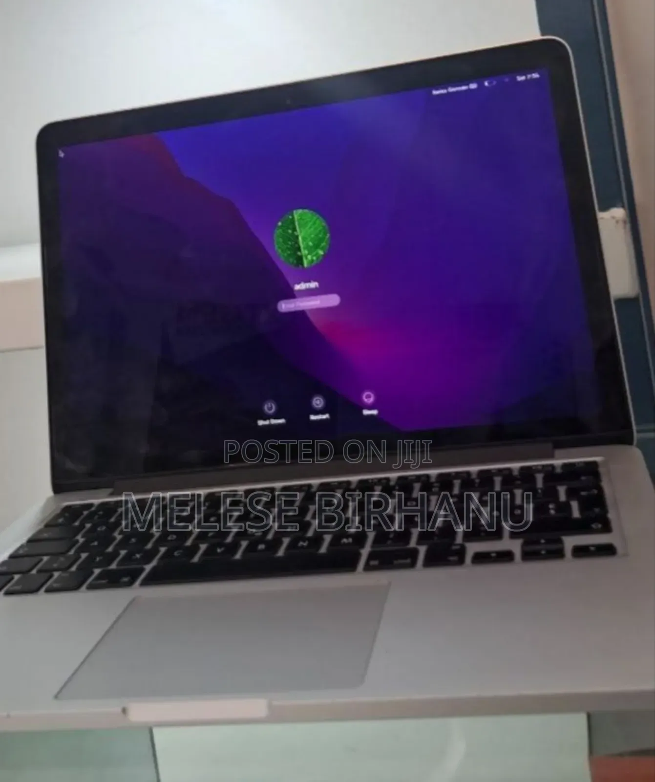 New Laptop Apple MacBook Pro 2017 8GB Intel Core I5 SSD 256GB