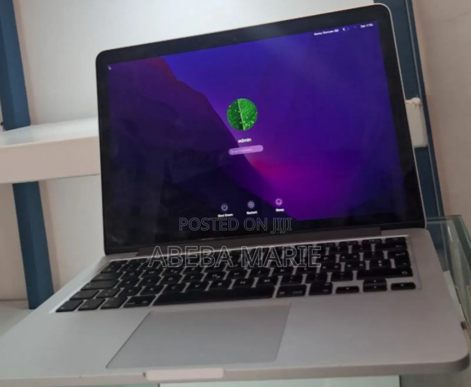 New Laptop Apple MacBook Pro 2017 8GB Intel Core I5 SSD 256GB