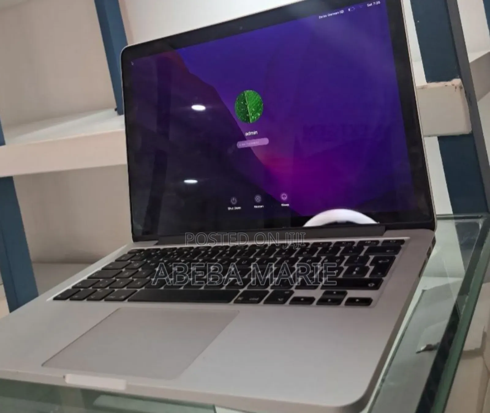 New Laptop Apple MacBook Pro 2017 8GB Intel Core I5 SSD 256GB