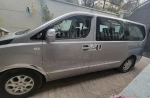 Photo - Hyundai Starex 2016 Silver