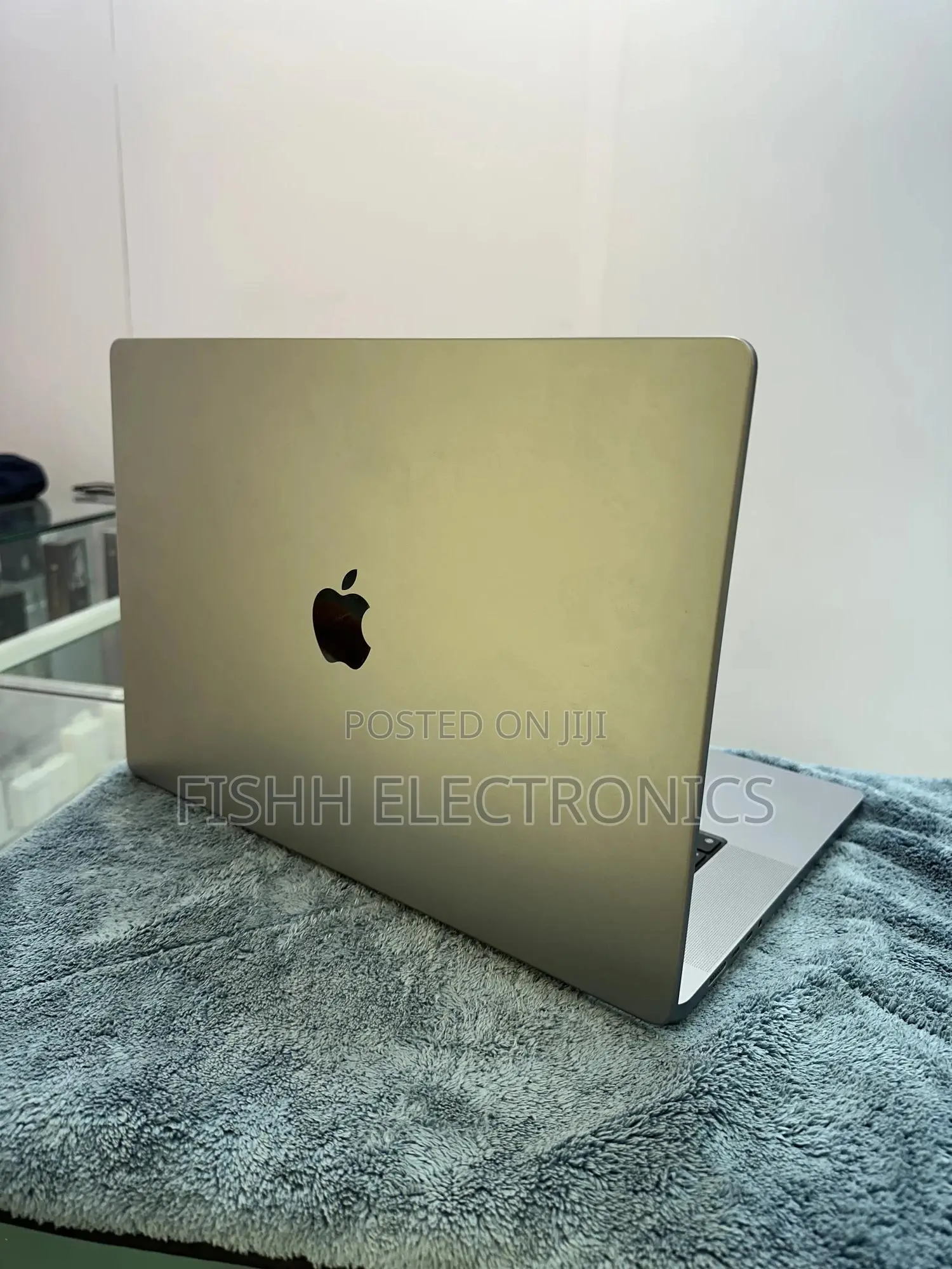 Laptop Apple MacBook Pro 2021 M1 32GB Apple M1 Pro SSD 2T