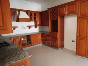 7bdrm Villa in Bole for rent