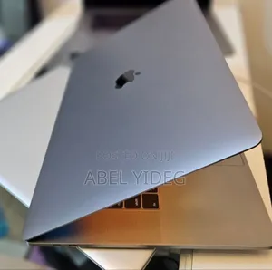 New Laptop Apple MacBook Pro 2018 32GB Intel Core I9 SSD 1T