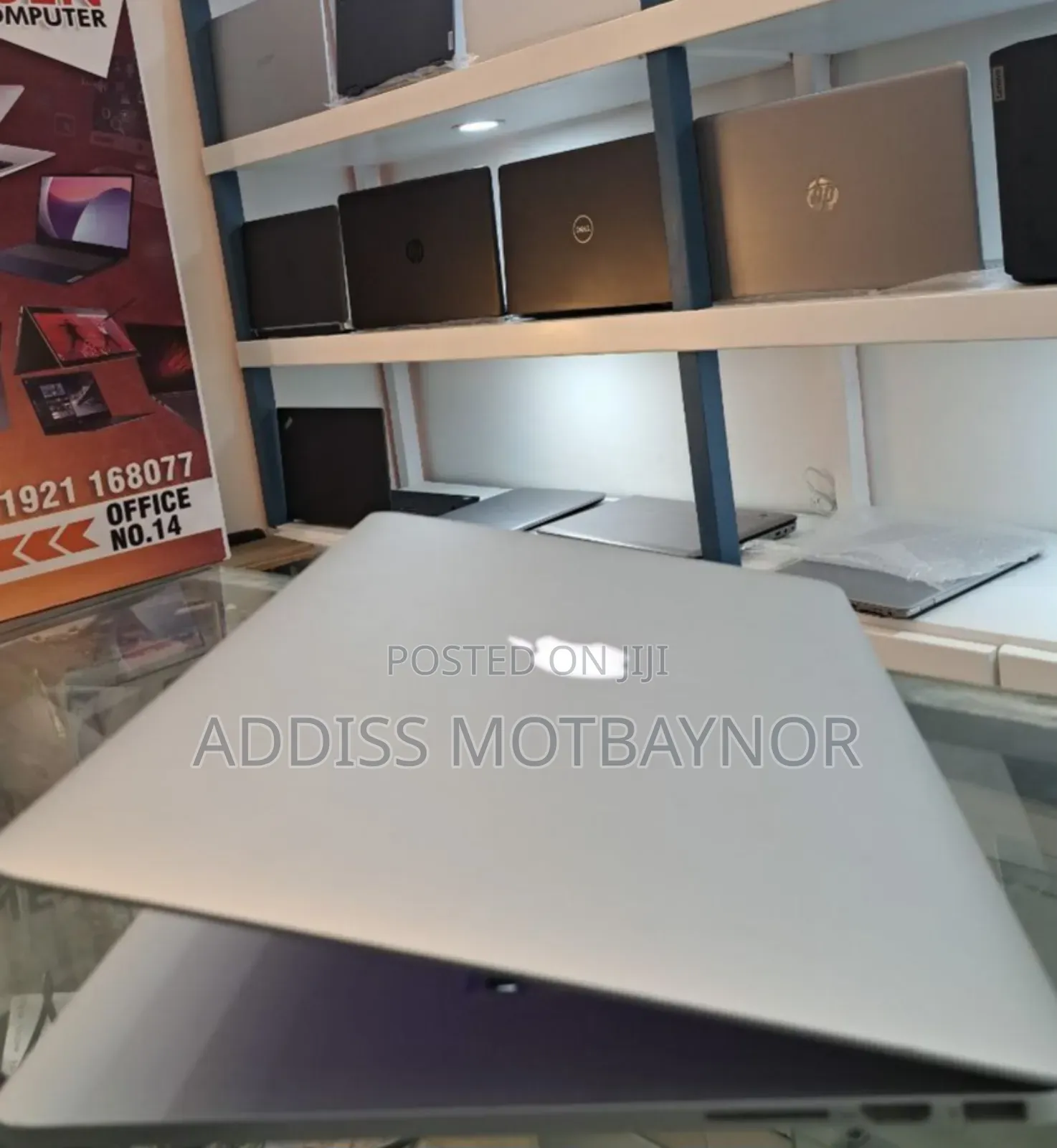 New Laptop Apple MacBook Pro 2017 8GB Intel Core I5 SSD 256GB