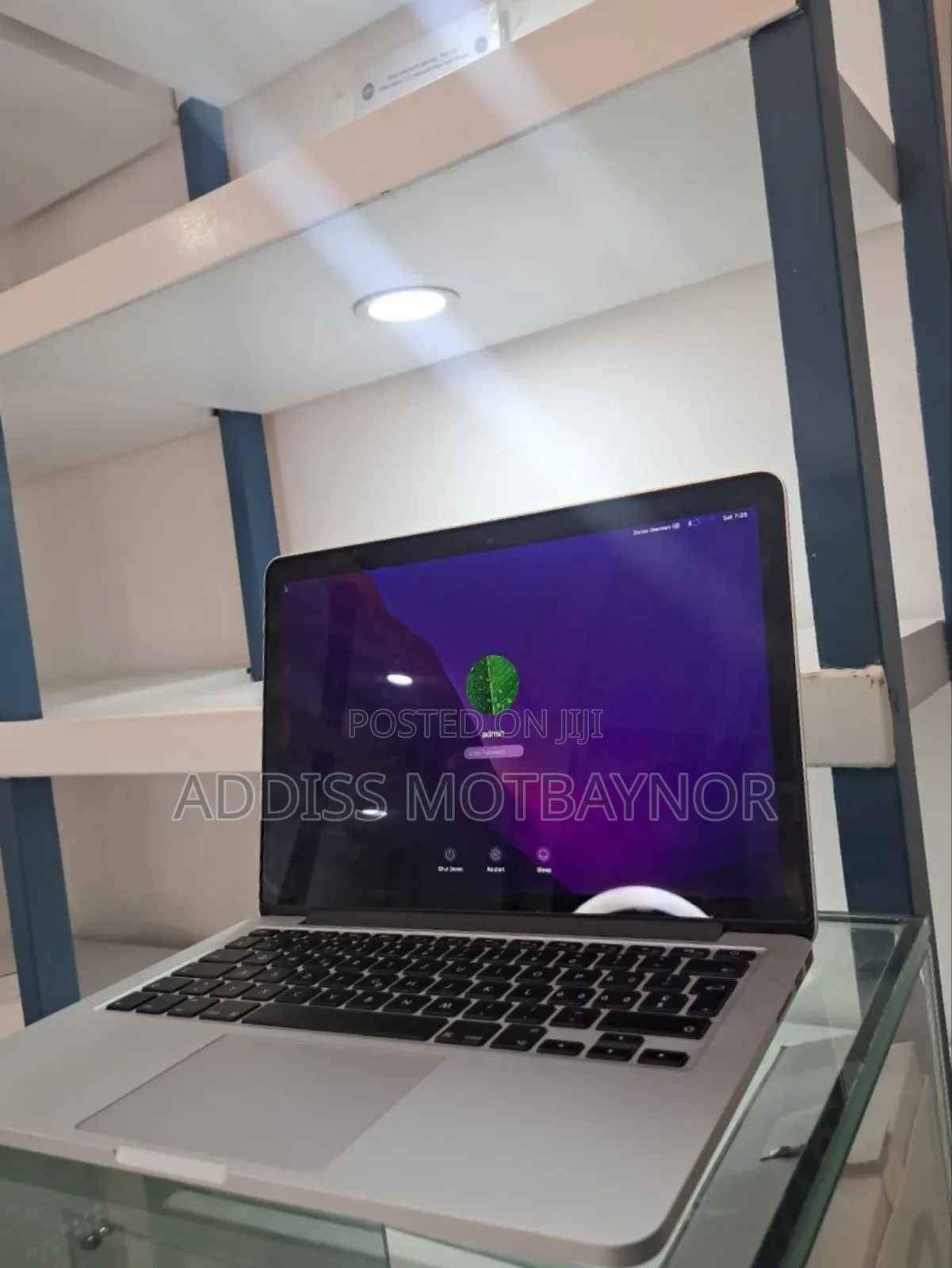 New Laptop Apple MacBook Pro 2017 8GB Intel Core I5 SSD 256GB