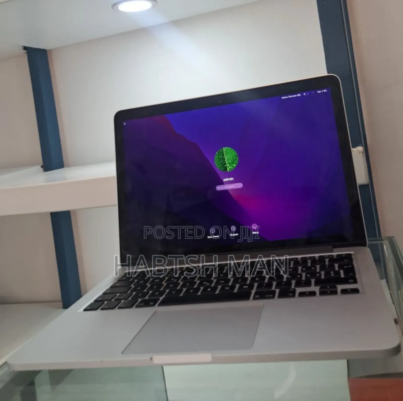 New Laptop Apple MacBook Pro 2017 8GB Intel Core I5 SSD 256GB