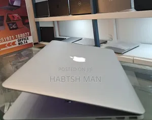 New Laptop Apple MacBook Pro 2017 8GB Intel Core I5 SSD 256GB