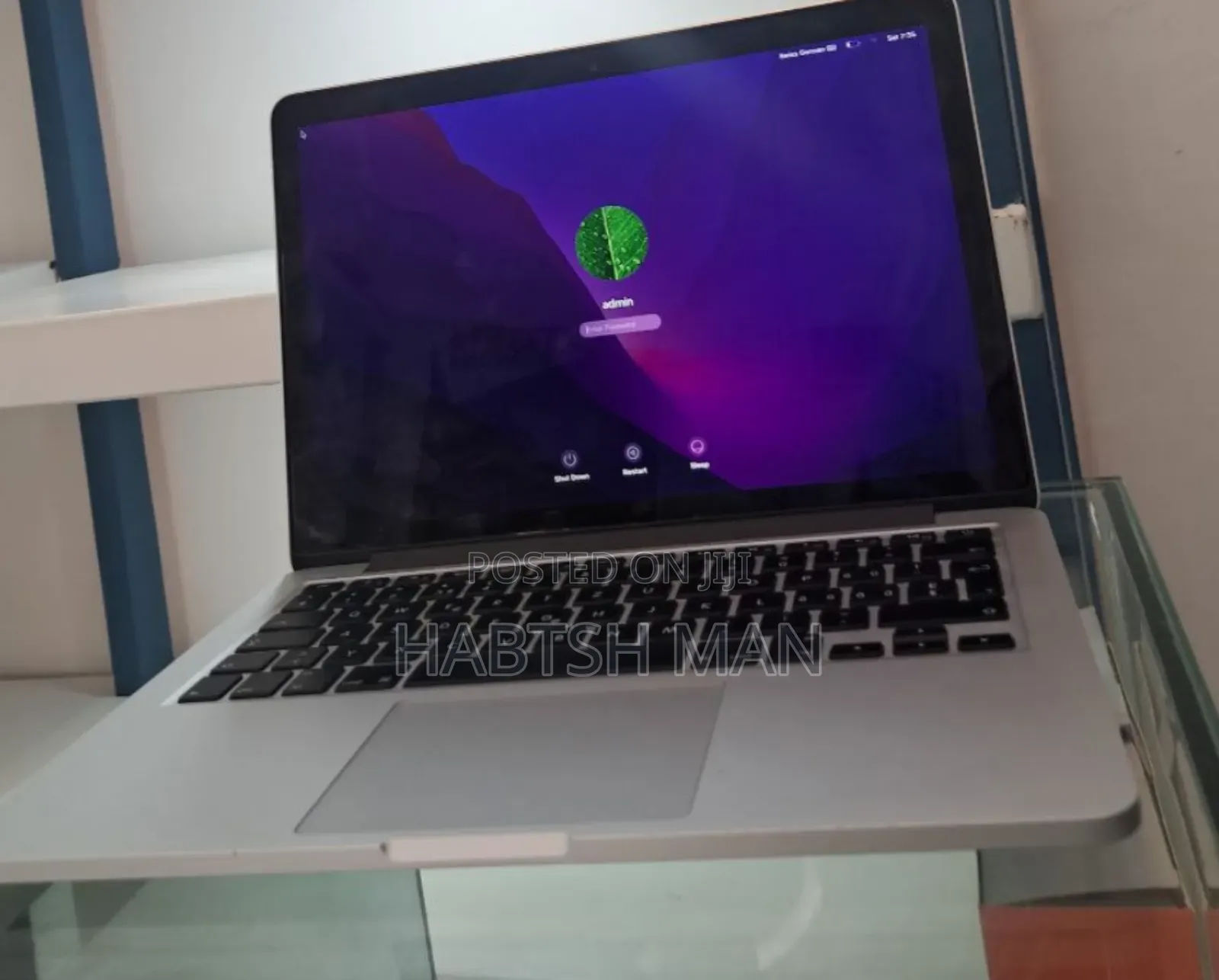 New Laptop Apple MacBook Pro 2017 8GB Intel Core I5 SSD 256GB