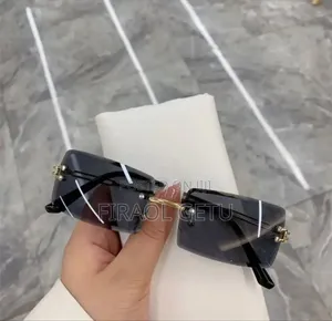 Photo - Vintage Fashion Frameless Sunglasses